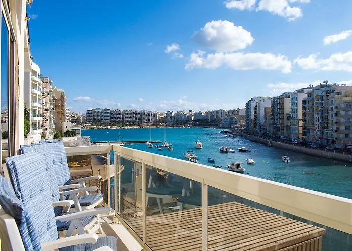 Seafront Apartment Spinola Bay