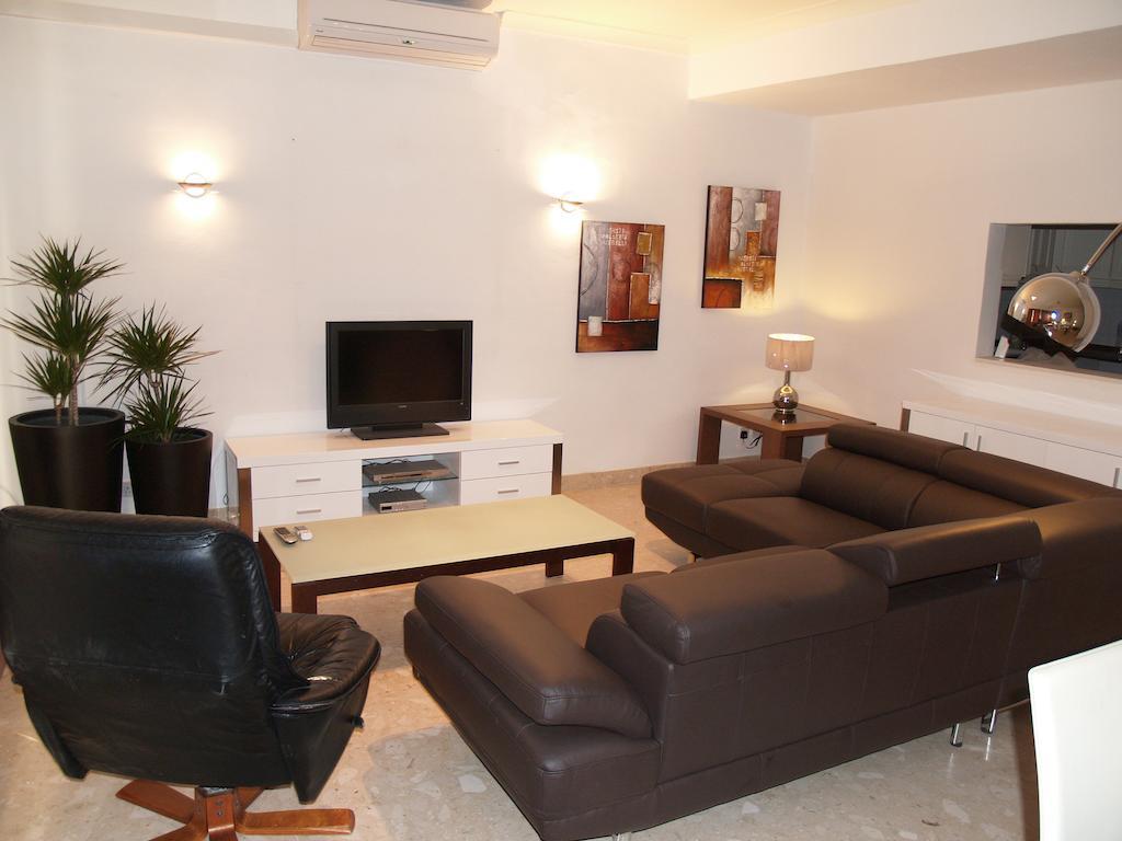 Seafront Spinola Bay Apartment Saint Julian's