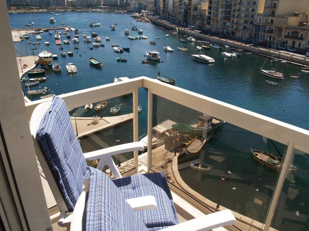 Seafront Spinola Bay Apartment