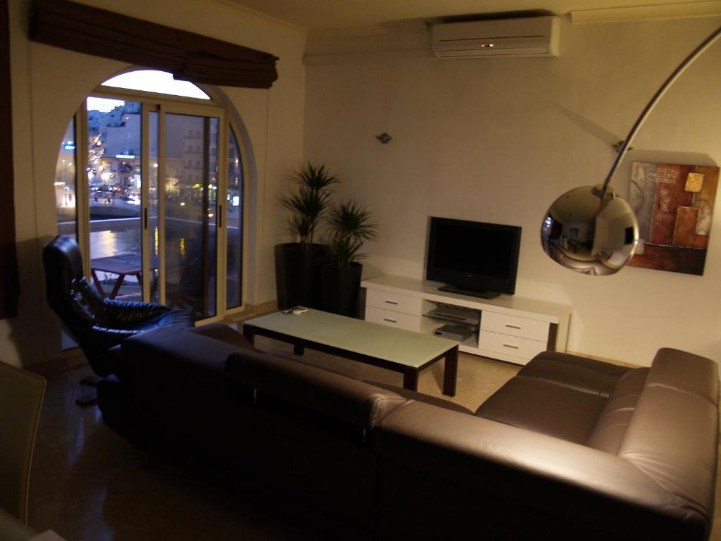 Apartment Seafront Spinola Bay