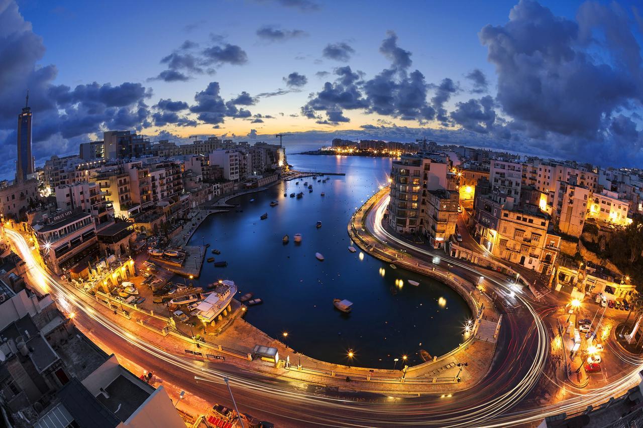 Seafront Spinola Bay *